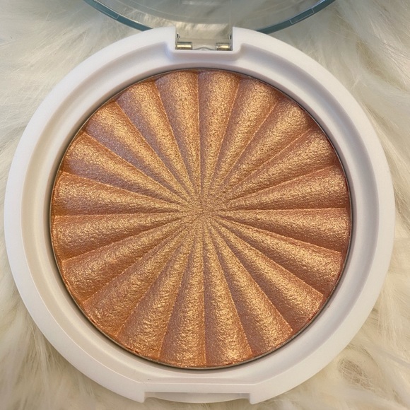 Large Compact-OFRA Highlighter in the shade SoHo - Picture 2 of 3